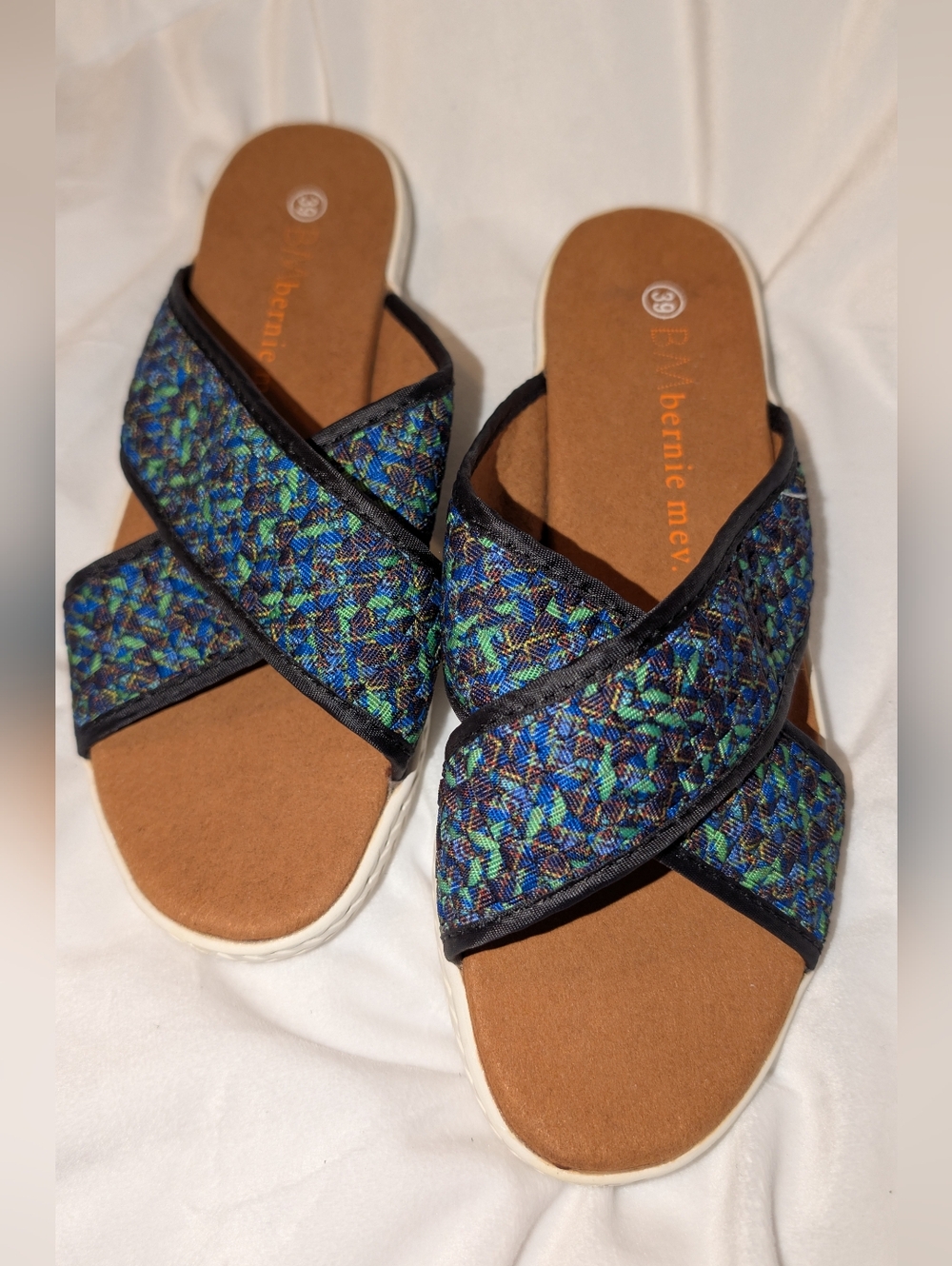 bernie mev.  AVON Slip-on Flat Sandals Peacock Women's EU 39 US 8 NWOB